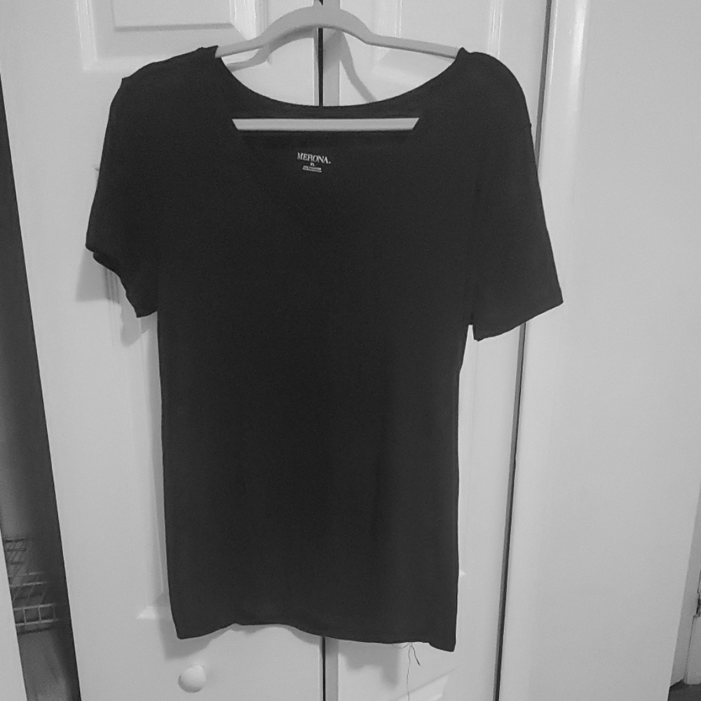Lot of XL t-shirts *sold on ♏